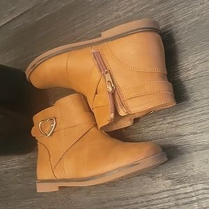 Kids Cognac mini boots size 11